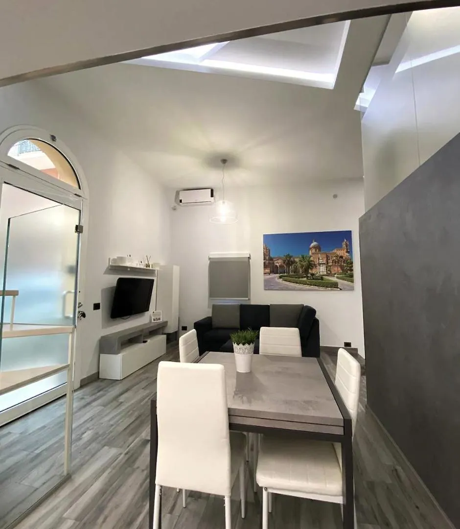 Holiday home Life Rooms Misilmeri