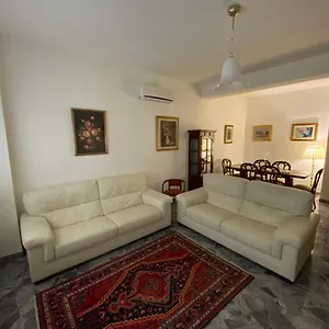 https://ren-house.emilia-romagnahotels.net